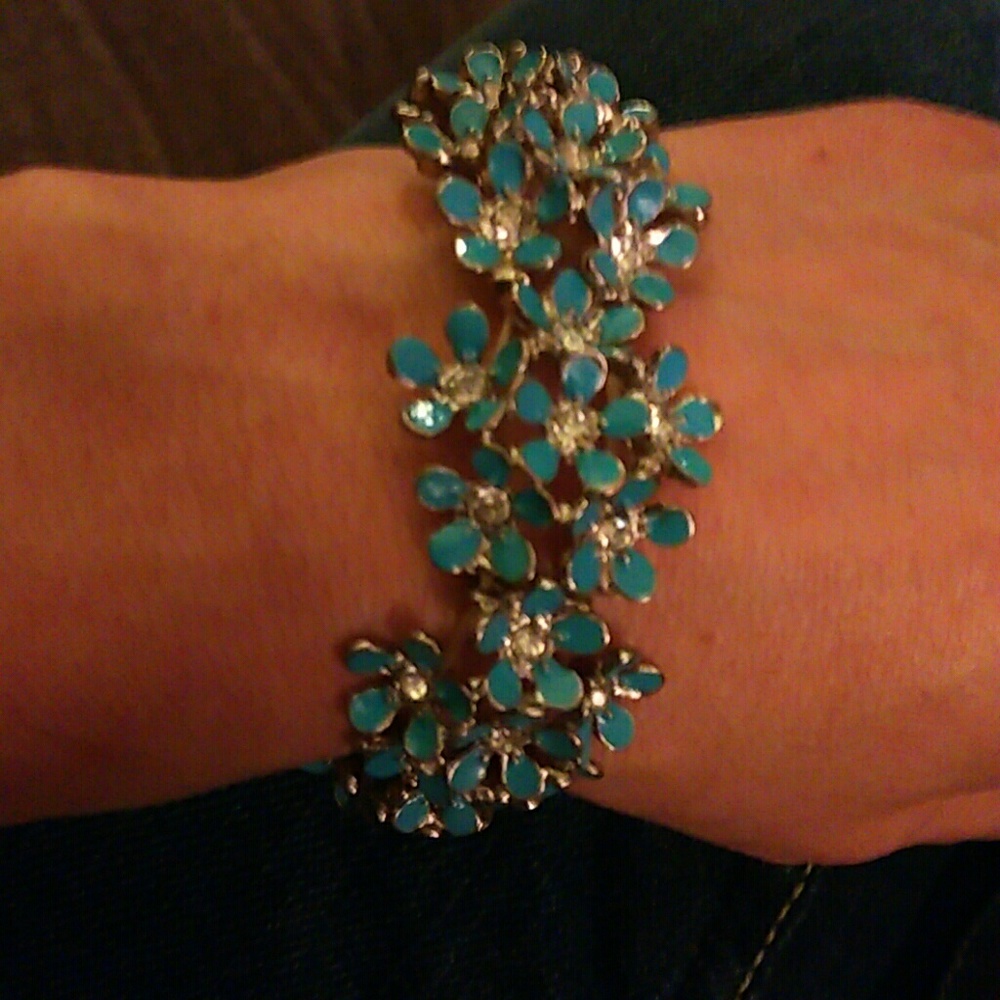 Rhinestone and Flowers Elastic Bracelet